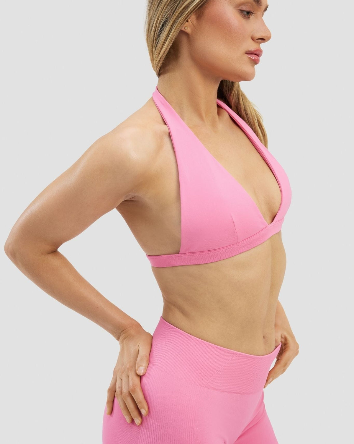 RiseFit Sculpting Seamless V-Neck Halter Bra Bubble Pink