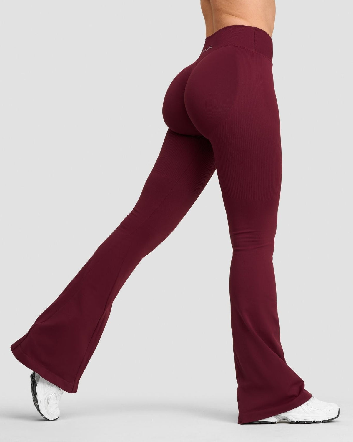 RiseFit Sculpting Mid V-Waist Flare Leggings Merlot