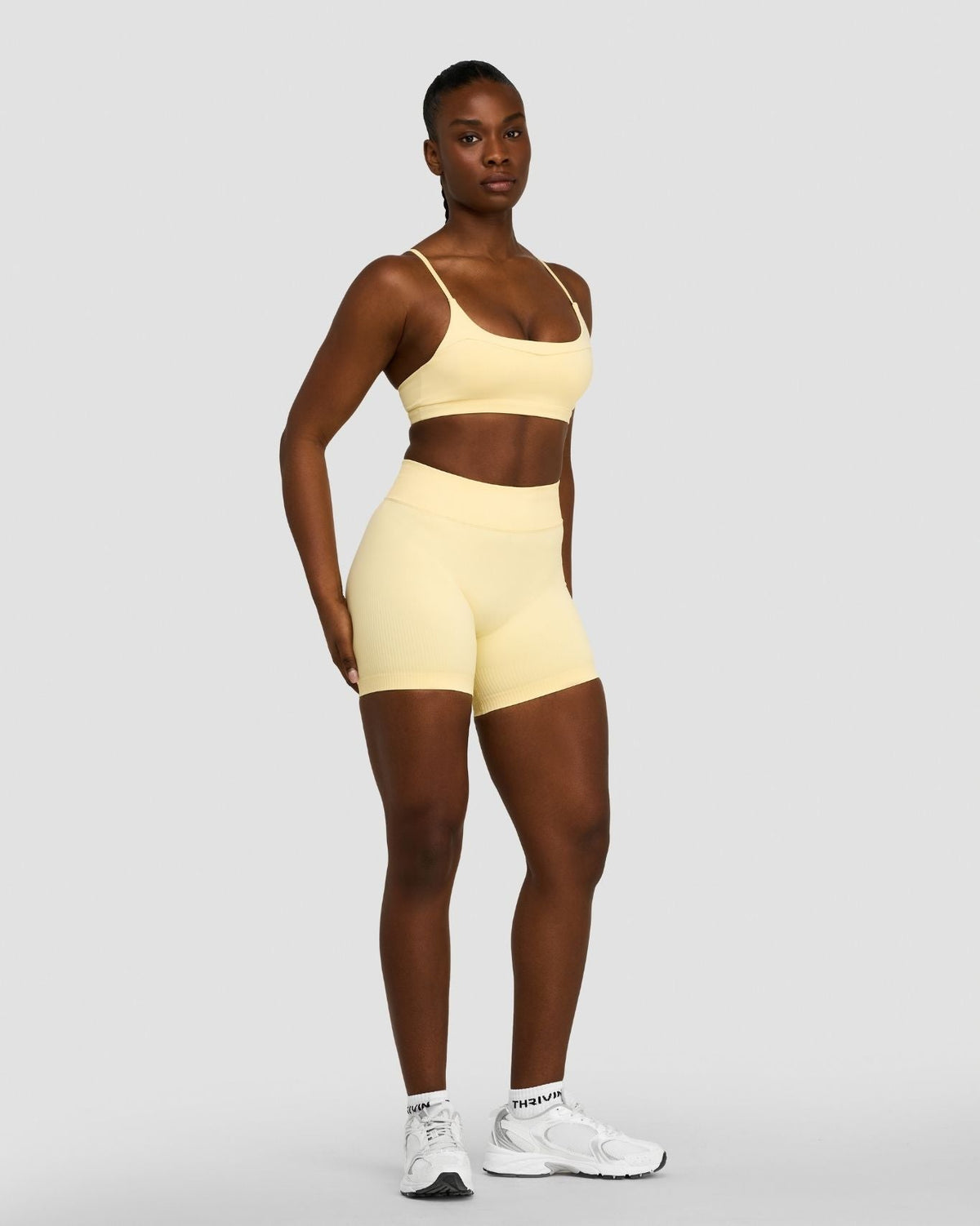 RiseFit Sculpting Seamless Scoop Neck Bra Golden Butter
