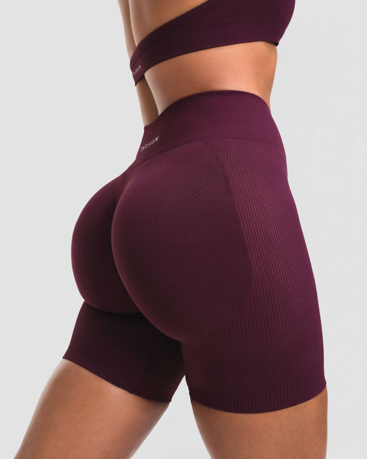 Elevate™ Sculpting Mid Waist Scrunch Shorts | Winter Plum