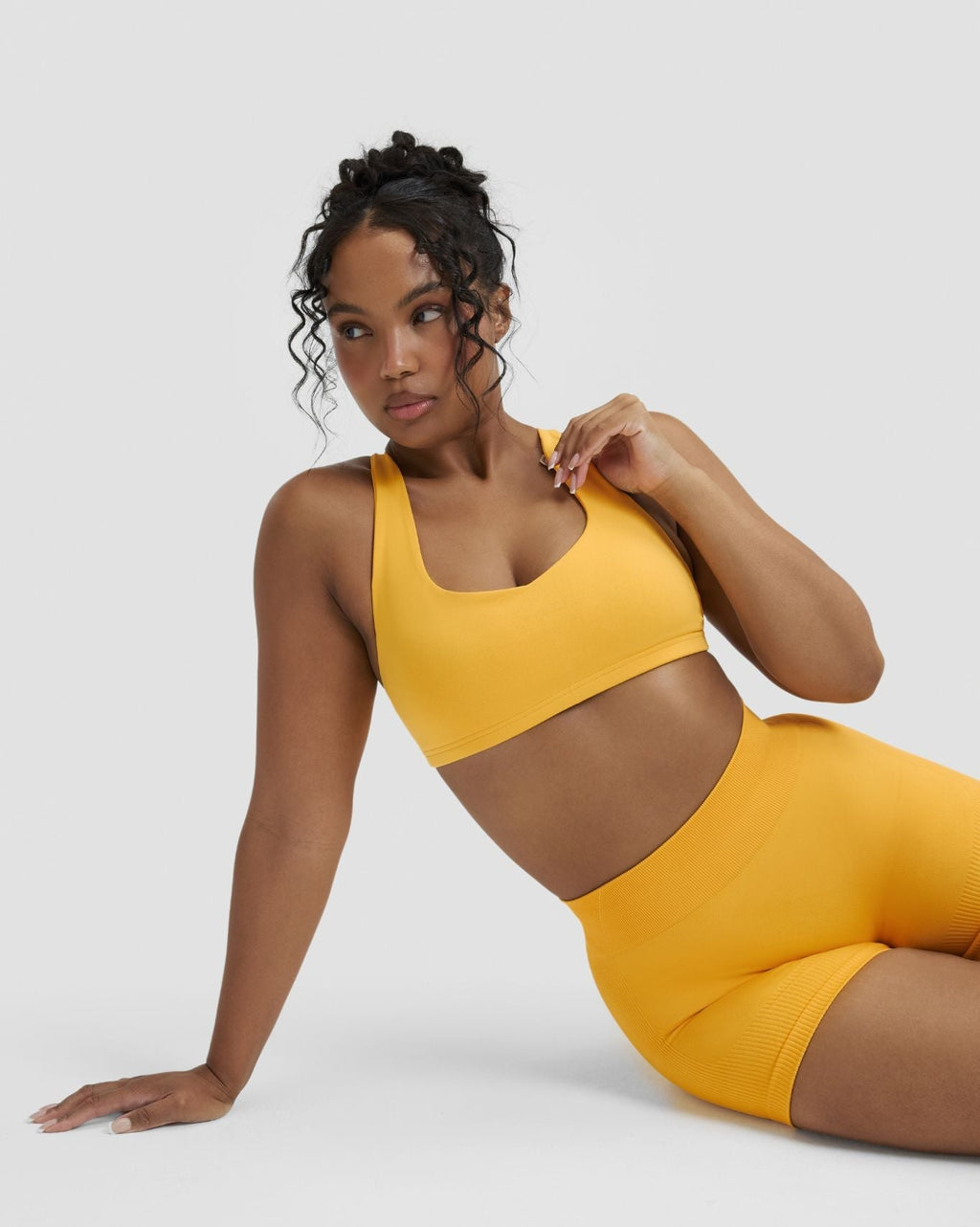 RiseFit Sculpting Medium Impact Multiway Bra Banana