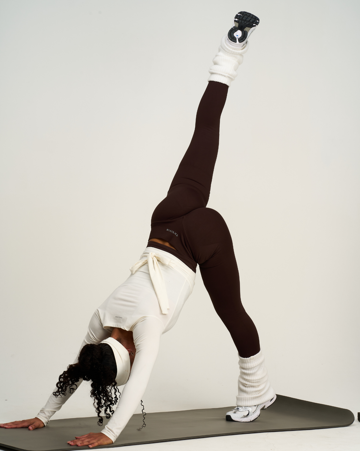 RiseFit Sculpting Mid Waist Scrunch Leggings Coffee