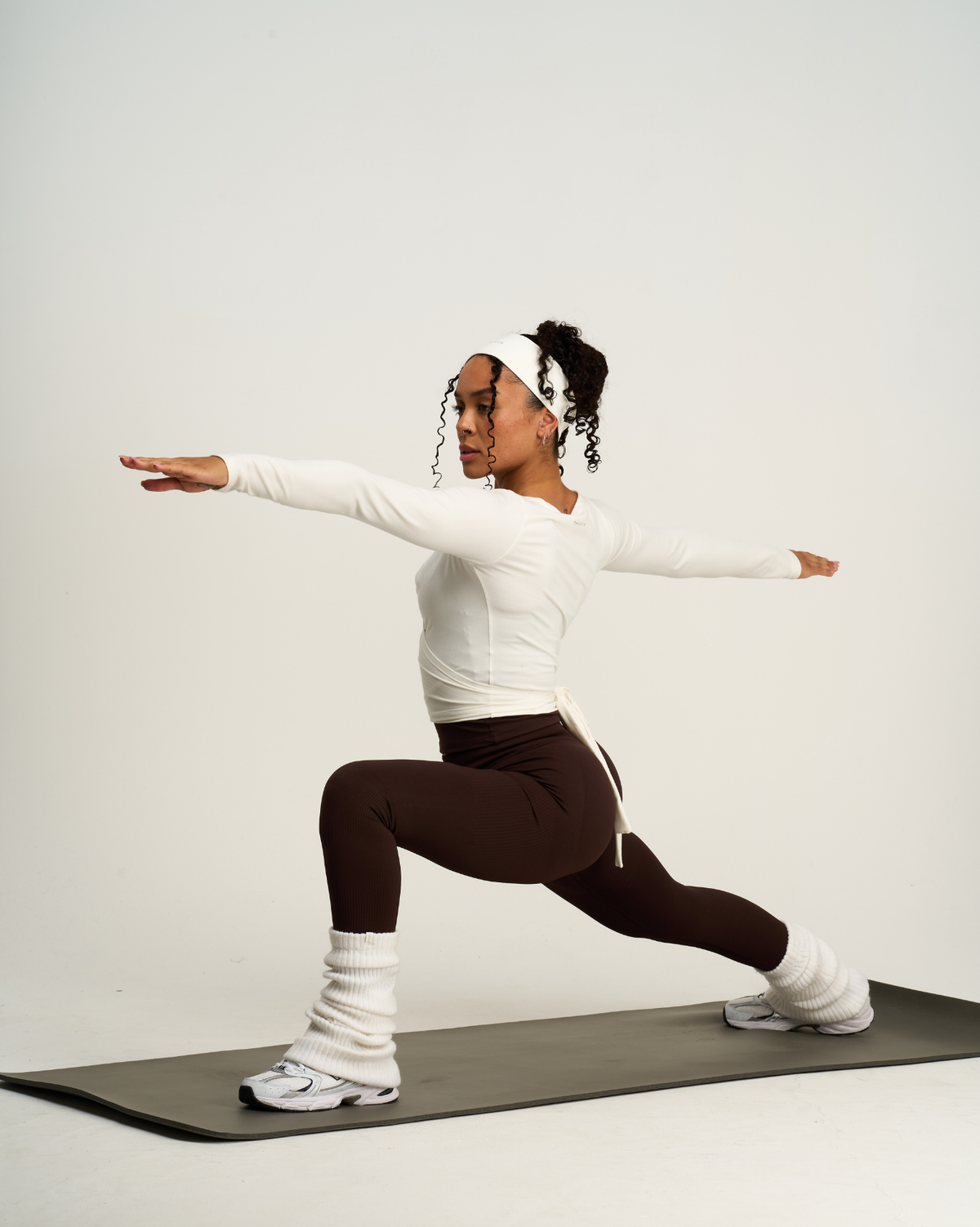 RiseFit Sculpting Mid Waist Scrunch Leggings Coffee