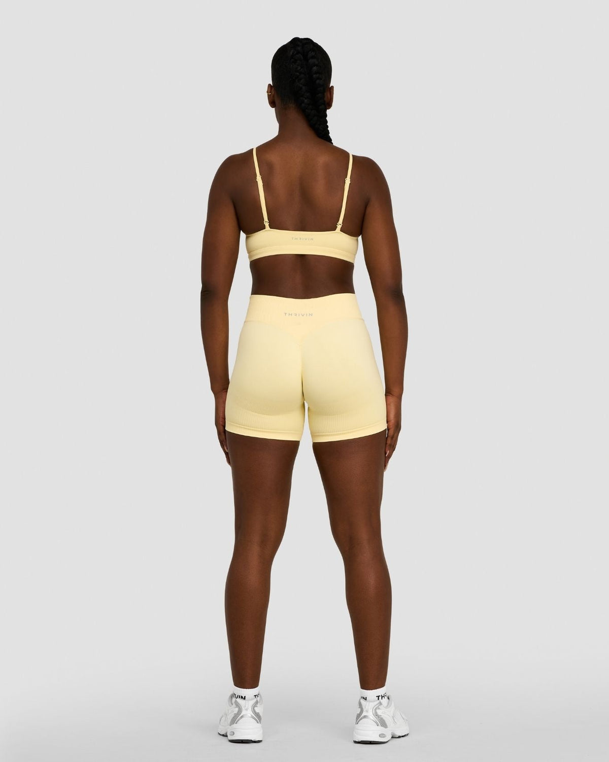 RiseFit Sculpting Seamless Scoop Neck Bra Golden Butter