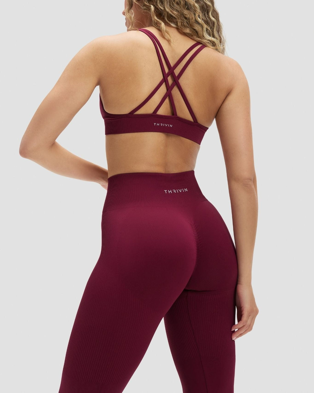 RiseFit Sculpting Seamless High Apex Bra Cherry Berry