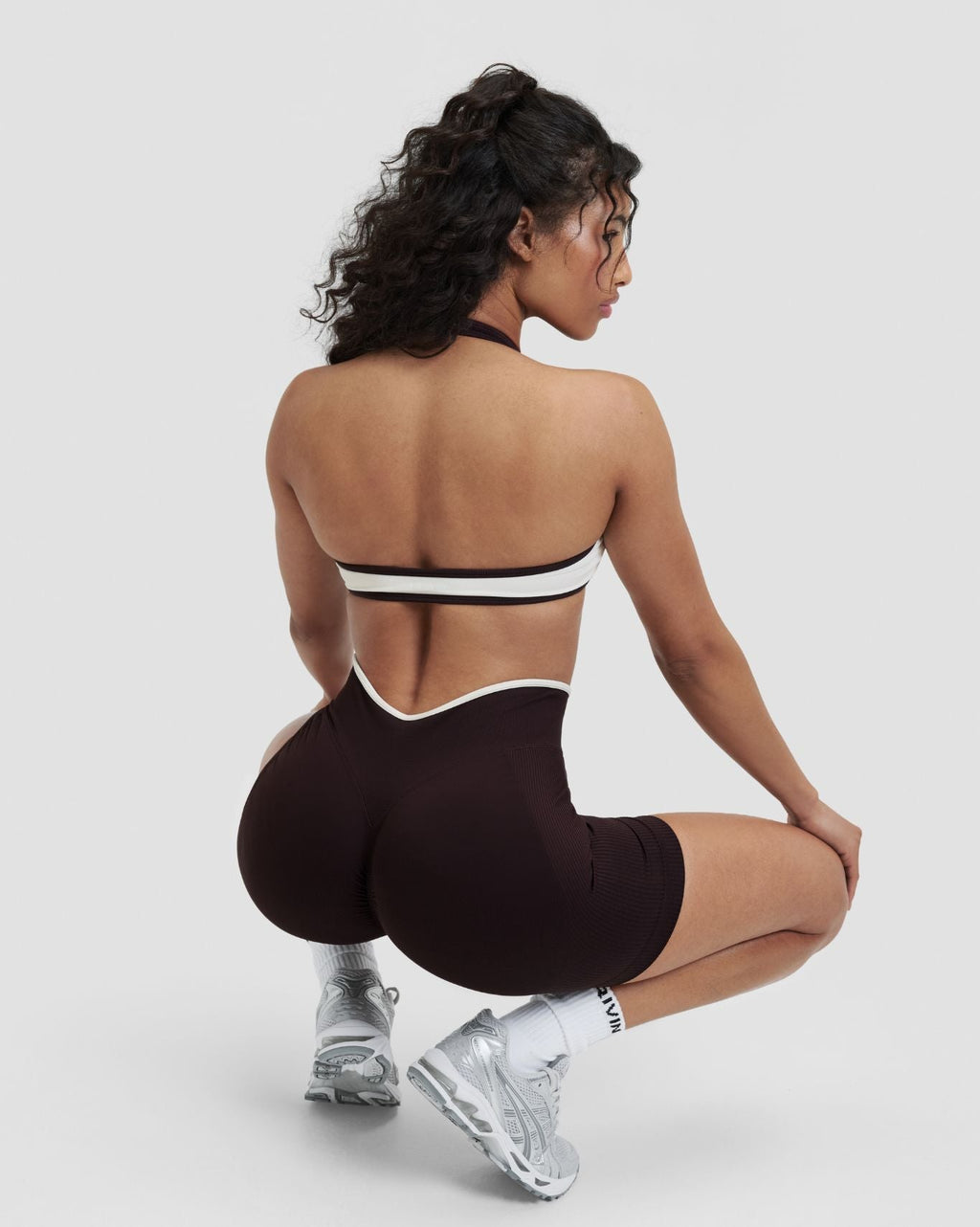 RiseFit Outline Short Scrunch Shorts Coffee