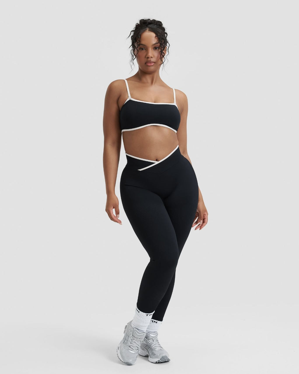 RiseFit Outline V High Waist Leggings Night Black