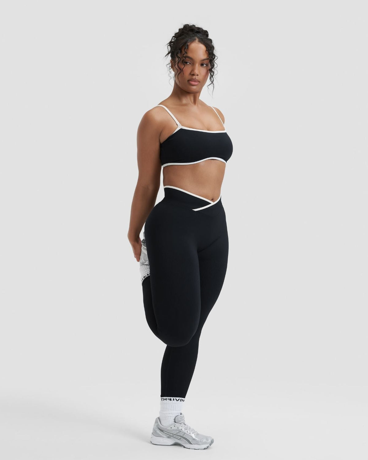 RiseFit Outline V High Waist Leggings Night Black
