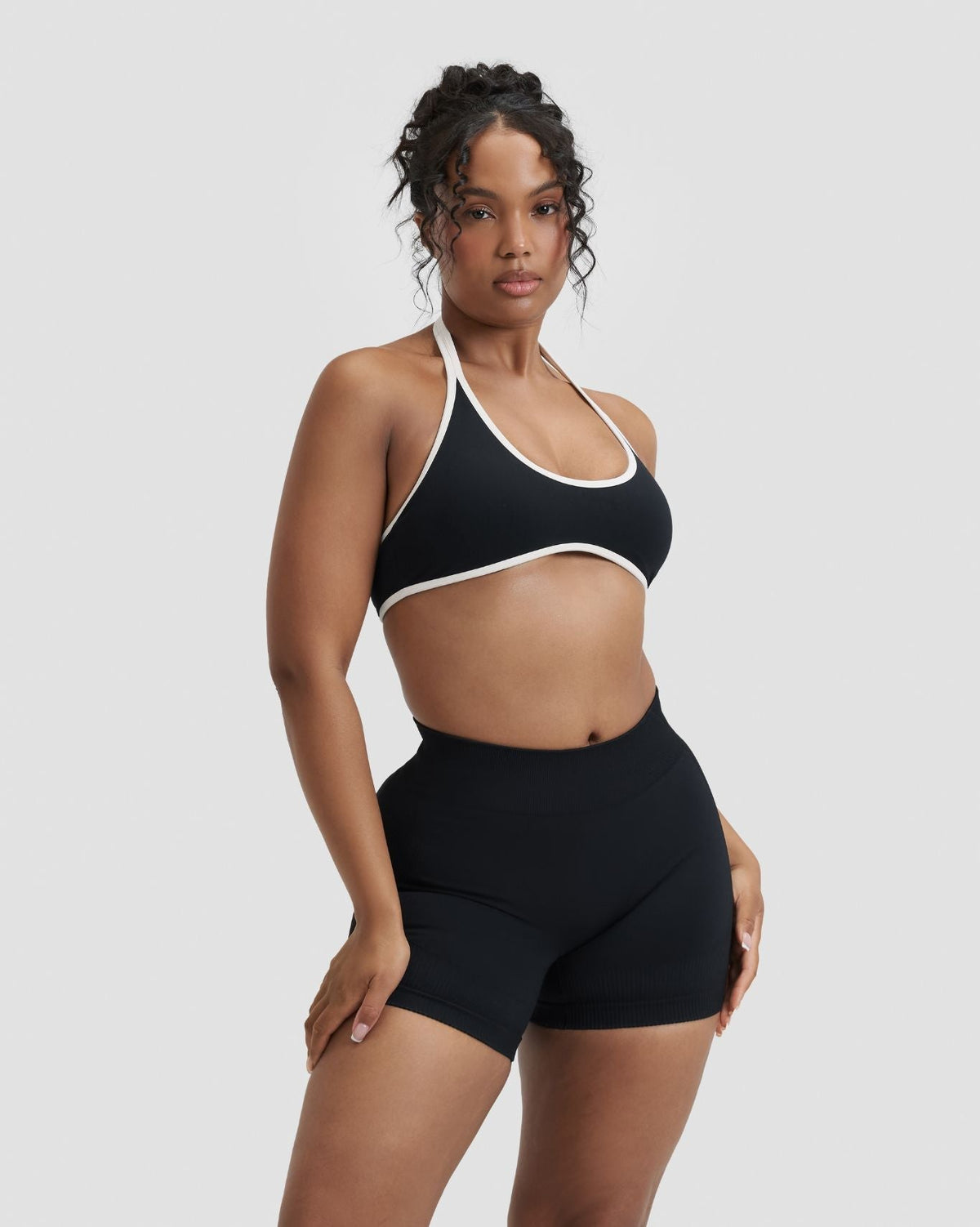 RiseFit Sculpting Mid Waist Scrunch Shorter Shorts Night Black