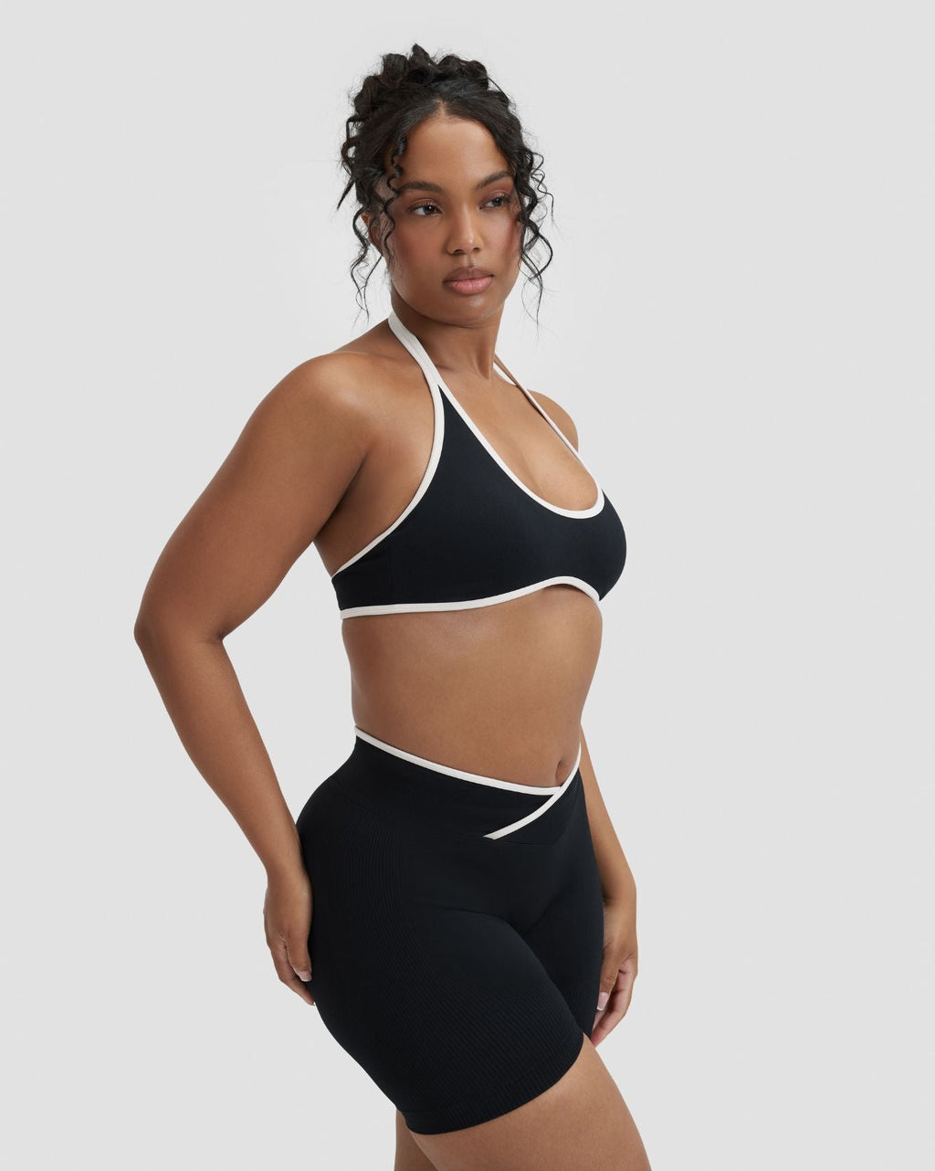 RiseFit Outline Halterneck Bra Night Black