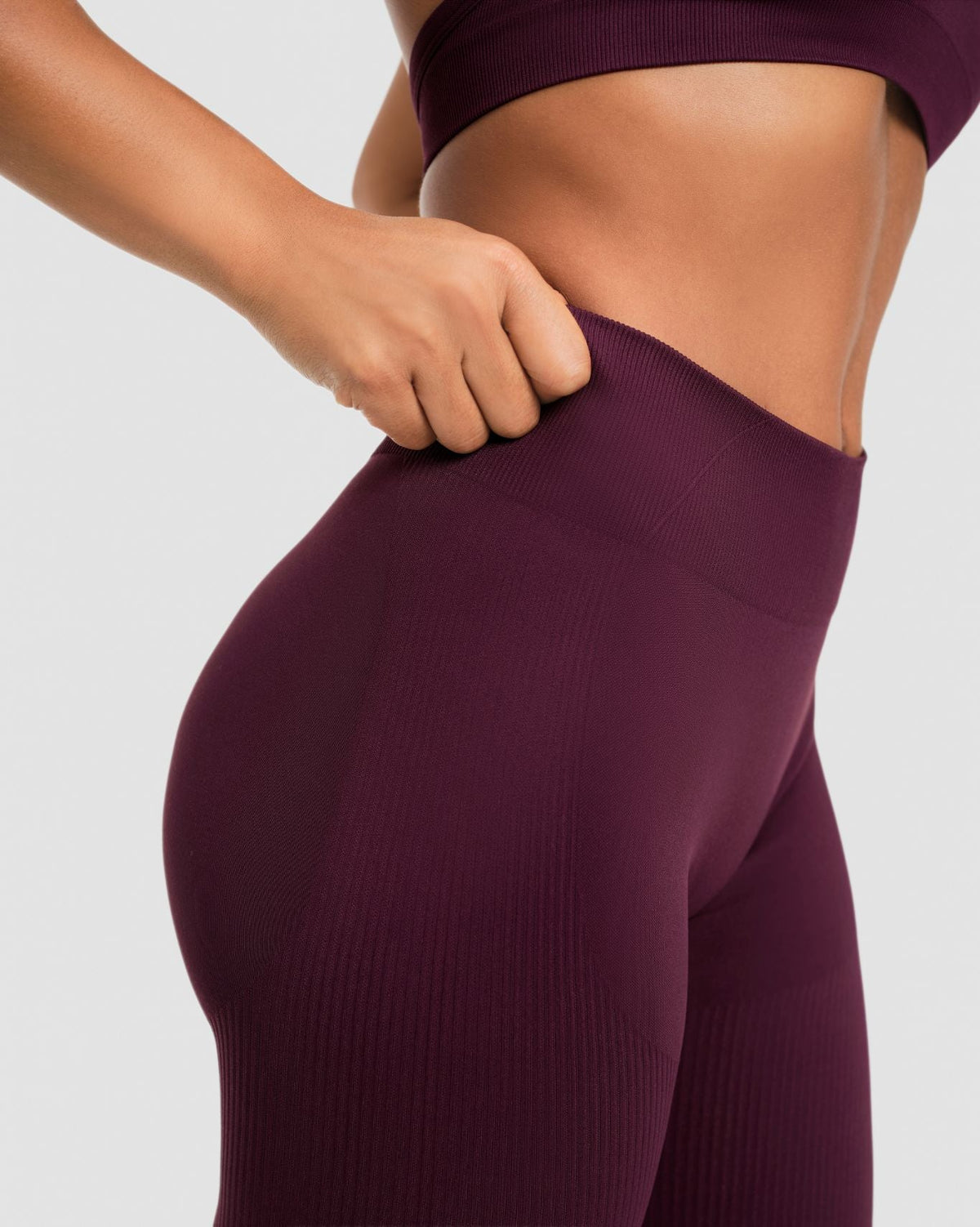 Elevate™ Sculpting Mid Waist Scrunch Leggings | Winter Plum