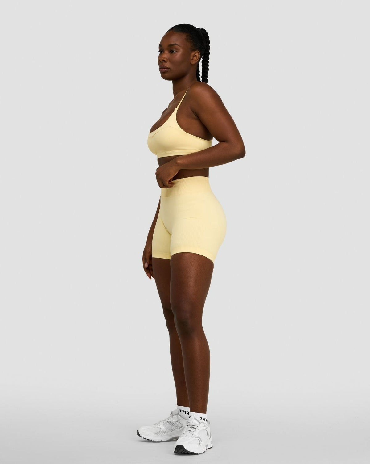 Elevate™ Sculpting Seamless Scoop Neck Bra | Golden Butter