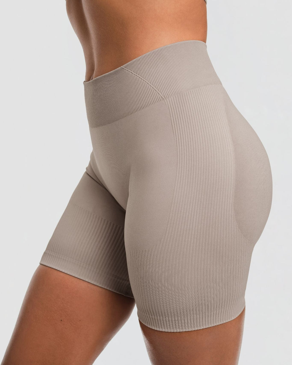Elevate™ Sculpting Mid Waist Scrunch Shorts | Latte