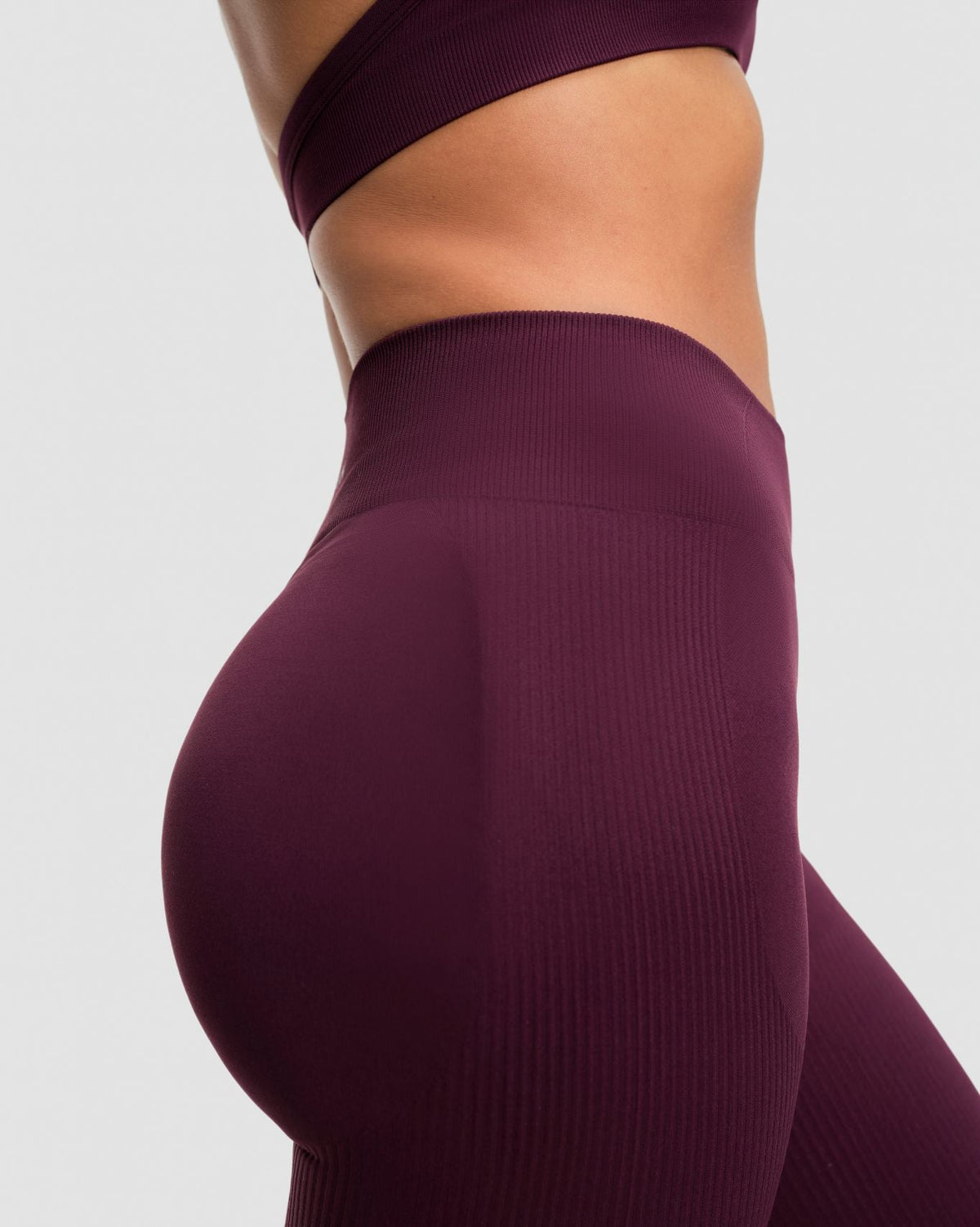 Elevate™ Sculpting Mid Waist Scrunch Leggings | Winter Plum
