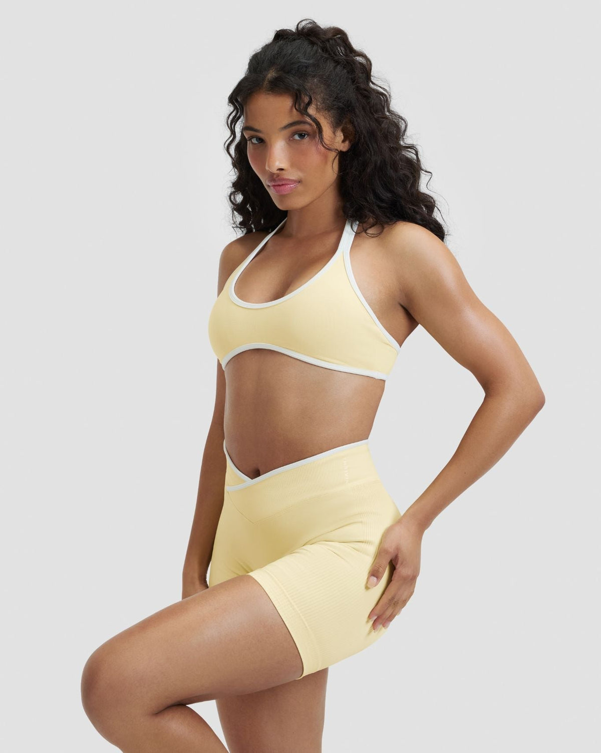 RiseFit Outline Halterneck Bra Golden Butter