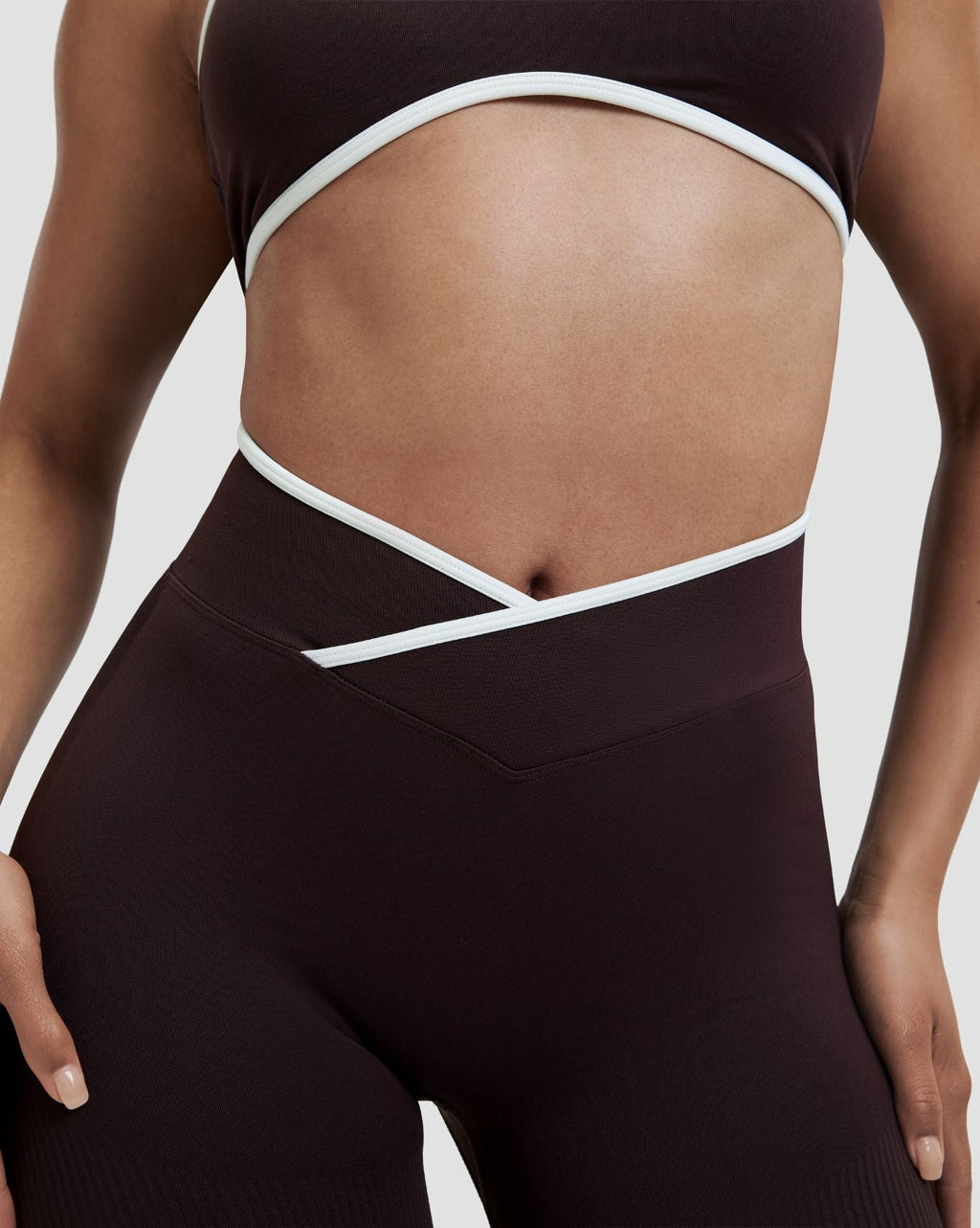 RiseFit Outline V High Waist Leggings Coffee
