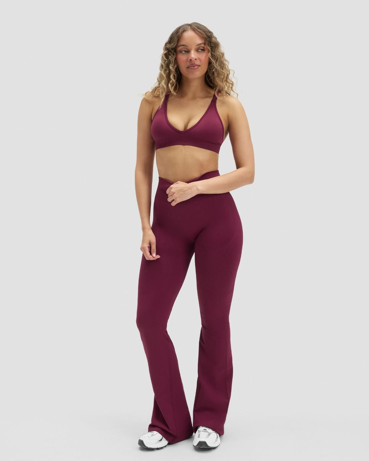 RiseFit Sculpting Seamless High Apex Bra Cherry Berry