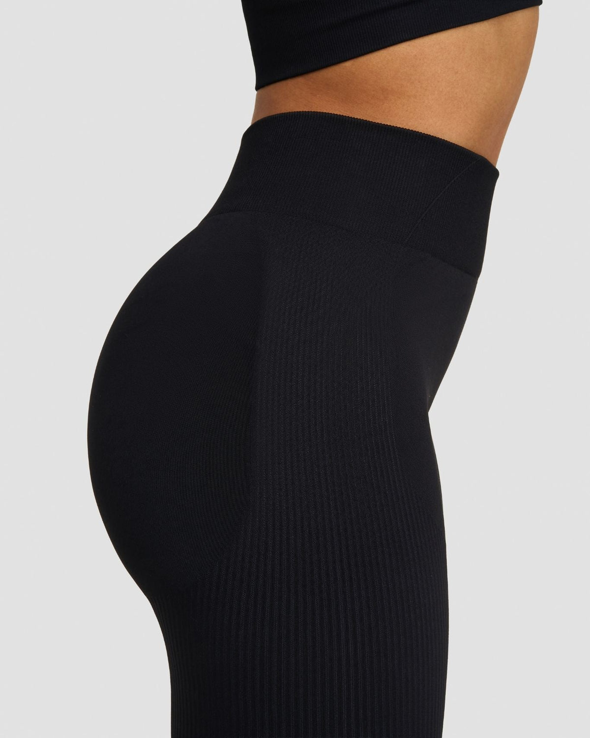RiseFit Sculpting Mid Waist Scrunch Leggings Night Black