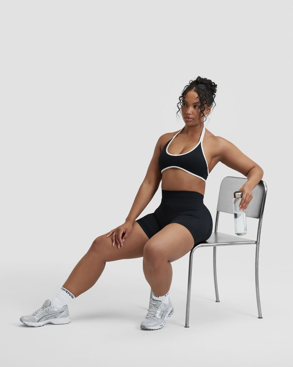 RiseFit Sculpting Mid Waist Scrunch Shorter Shorts Night Black