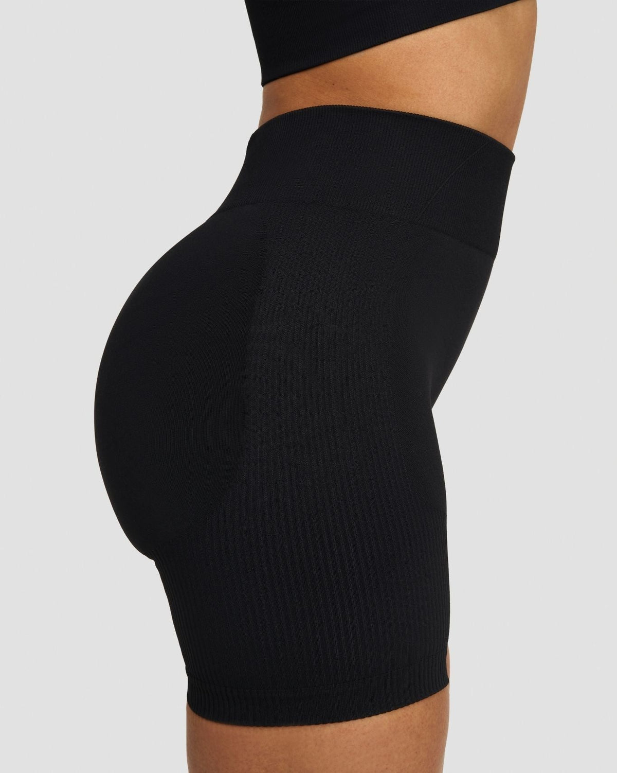 RiseFit Sculpting Mid Waist Scrunch Shorts Night Black