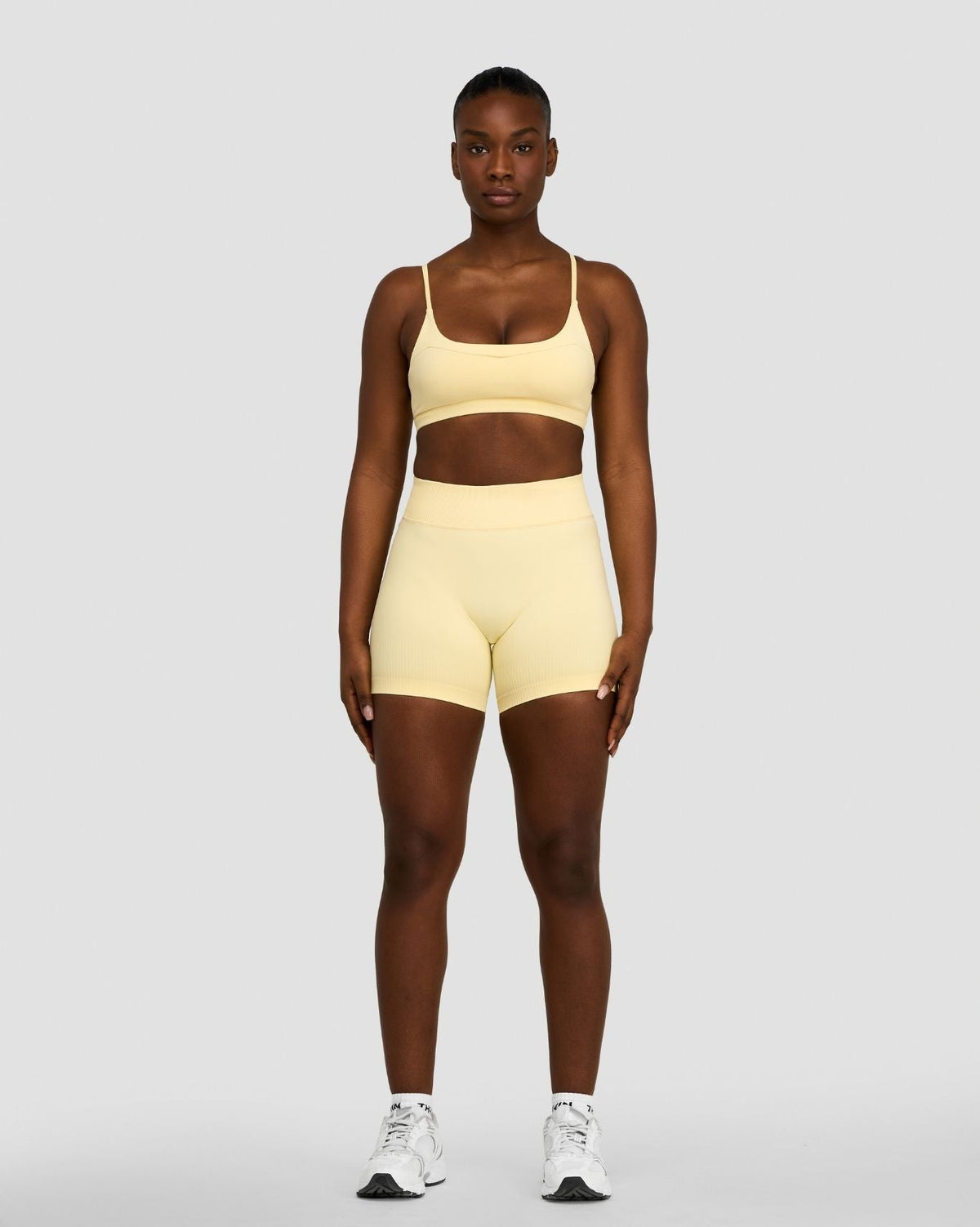 Elevate™ Sculpting Seamless Scoop Neck Bra | Golden Butter