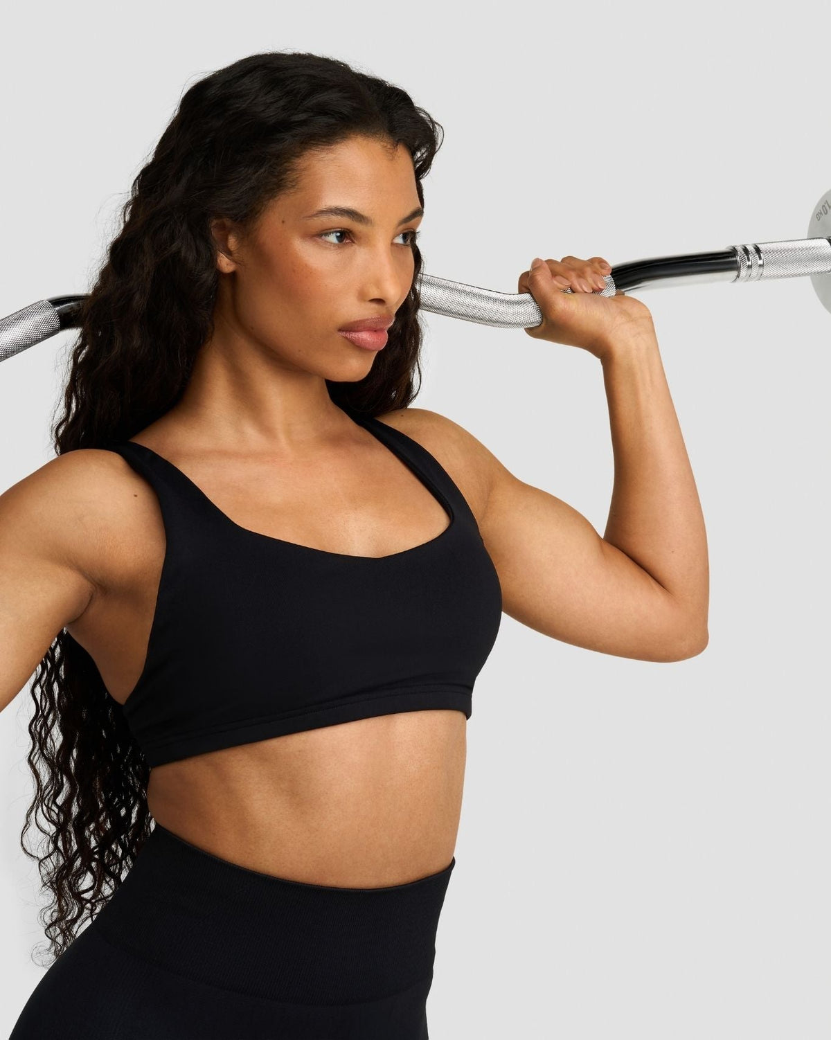Elevate™ Sculpting Medium Impact Multiway Bra | Night Black