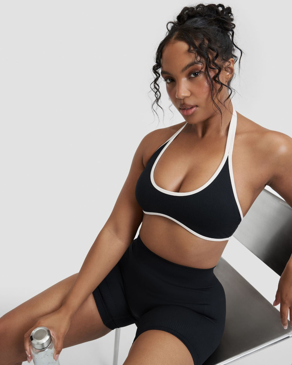 RiseFit Sculpting Mid Waist Scrunch Shorter Shorts Night Black